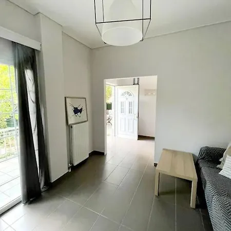 Apartment 20' From The Airport,20' From The Center Of *